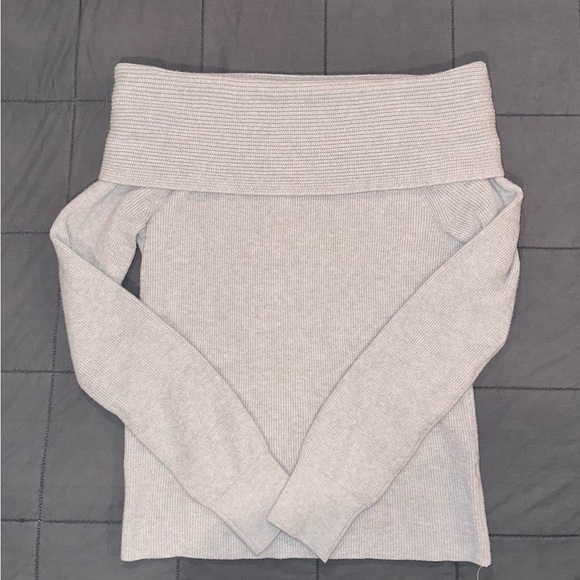 Leith Off the Shoulder Sweater - Picture 2 of 4